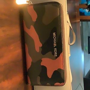 Michael Kors Camouflage wallet